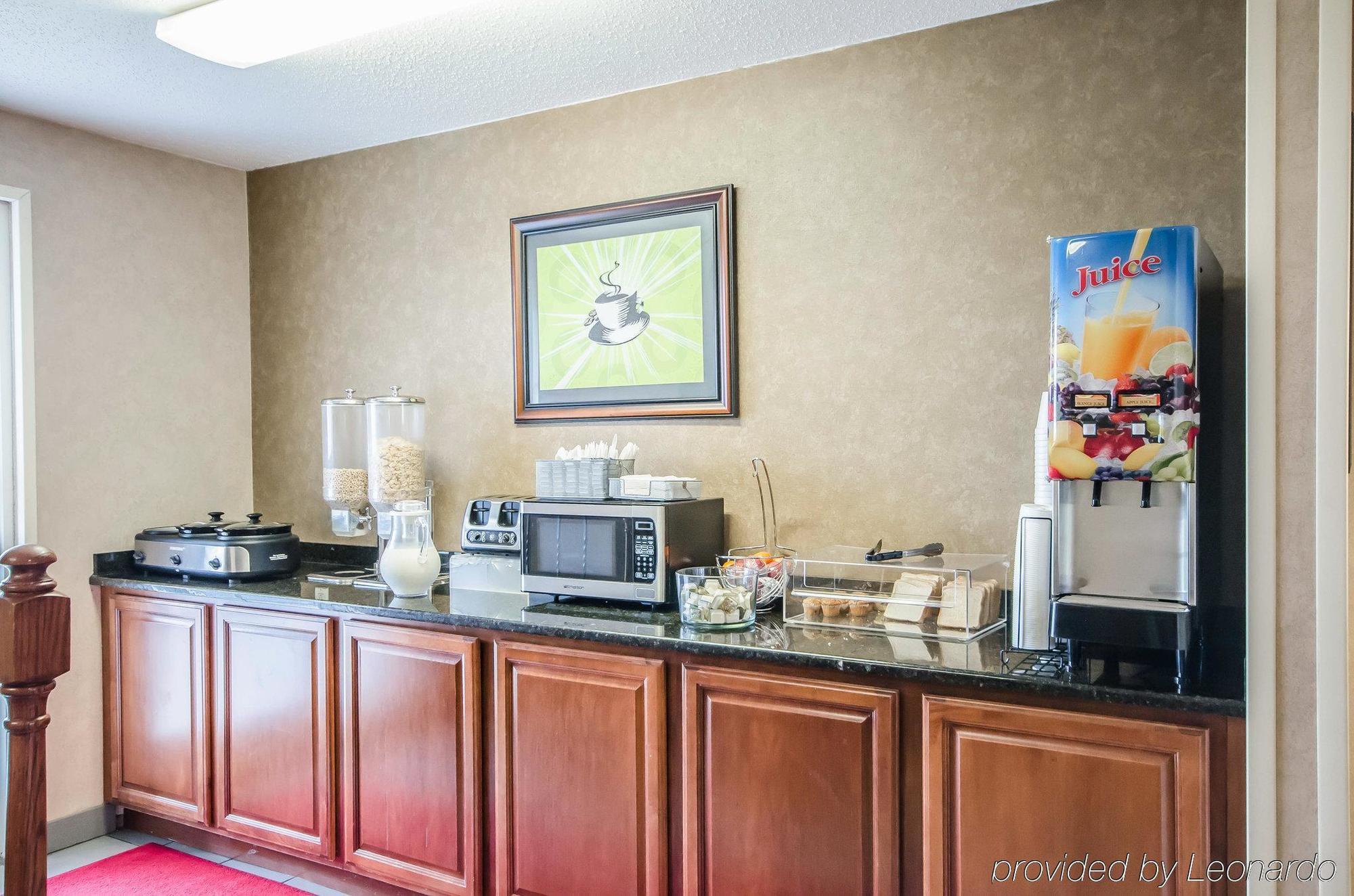 Econo Lodge Inn & Suites Evansville Stevenson Exterior photo