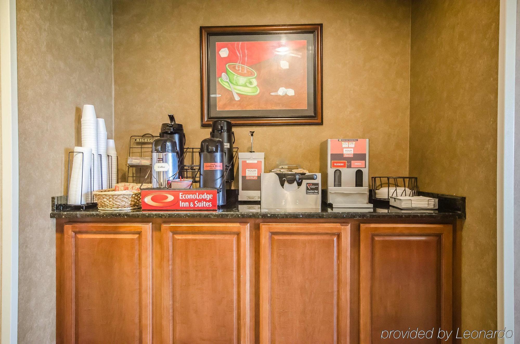 Econo Lodge Inn & Suites Evansville Stevenson Exterior photo