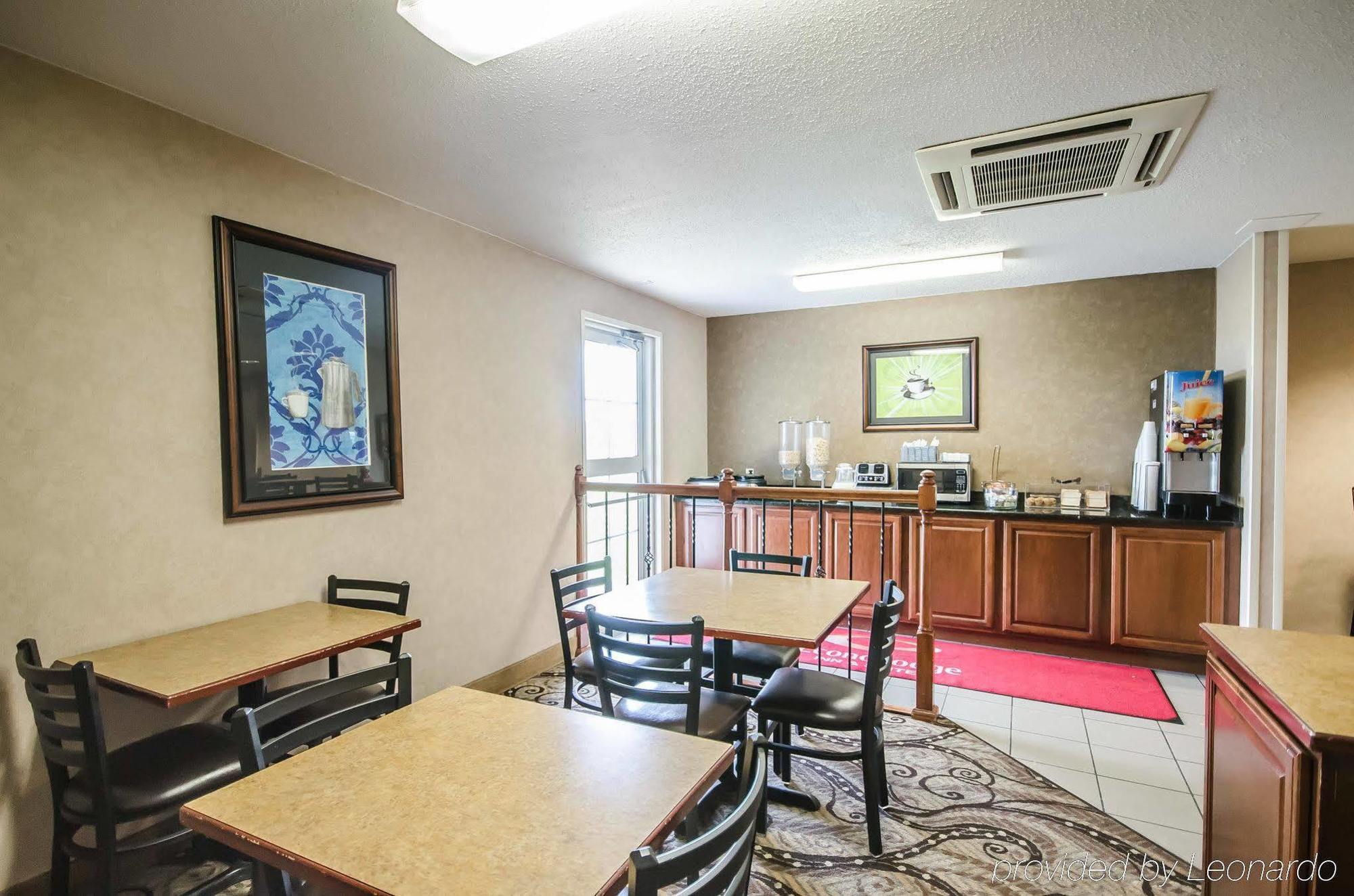 Econo Lodge Inn & Suites Evansville Stevenson Exterior photo