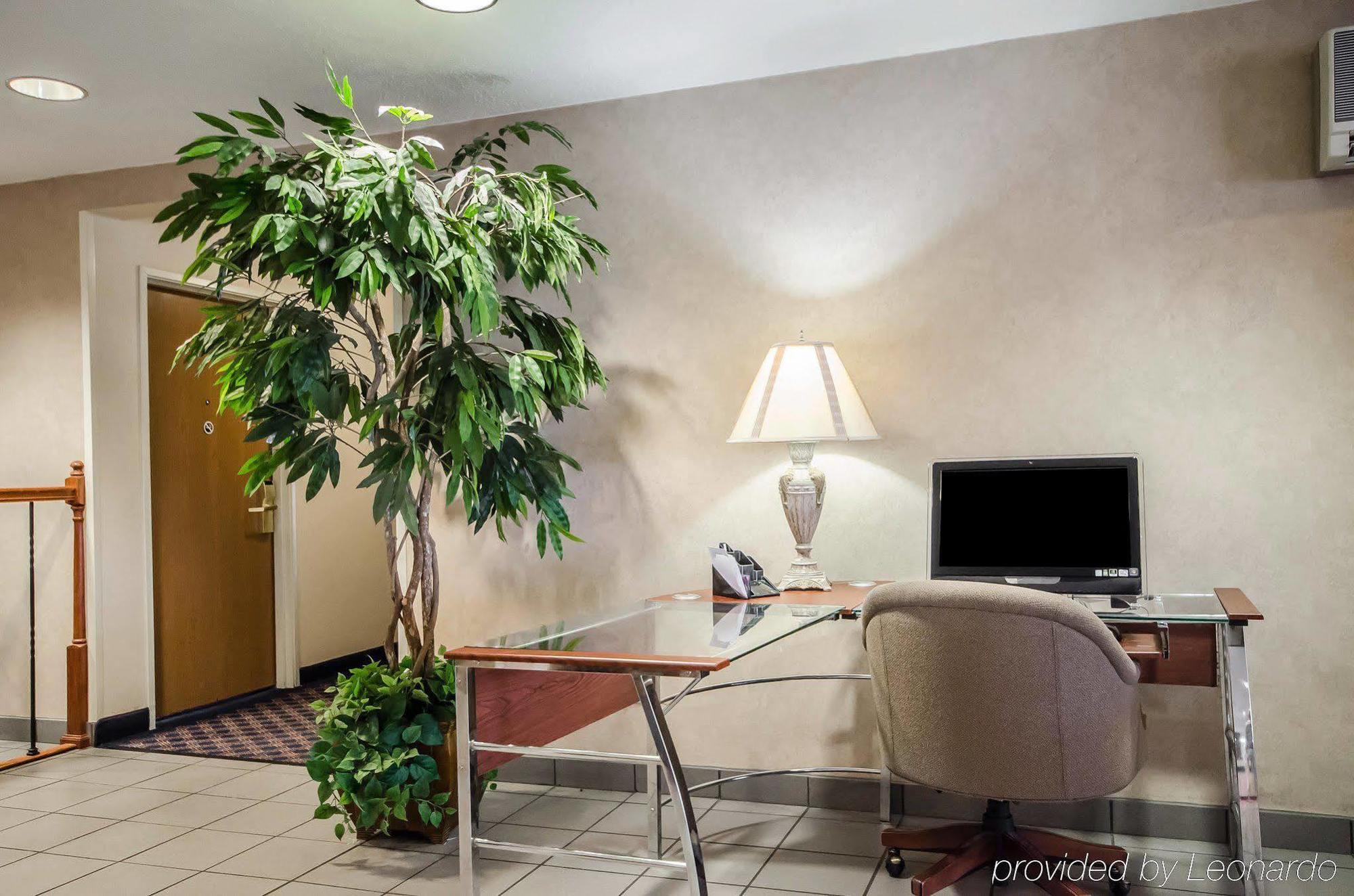 Econo Lodge Inn & Suites Evansville Stevenson Exterior photo