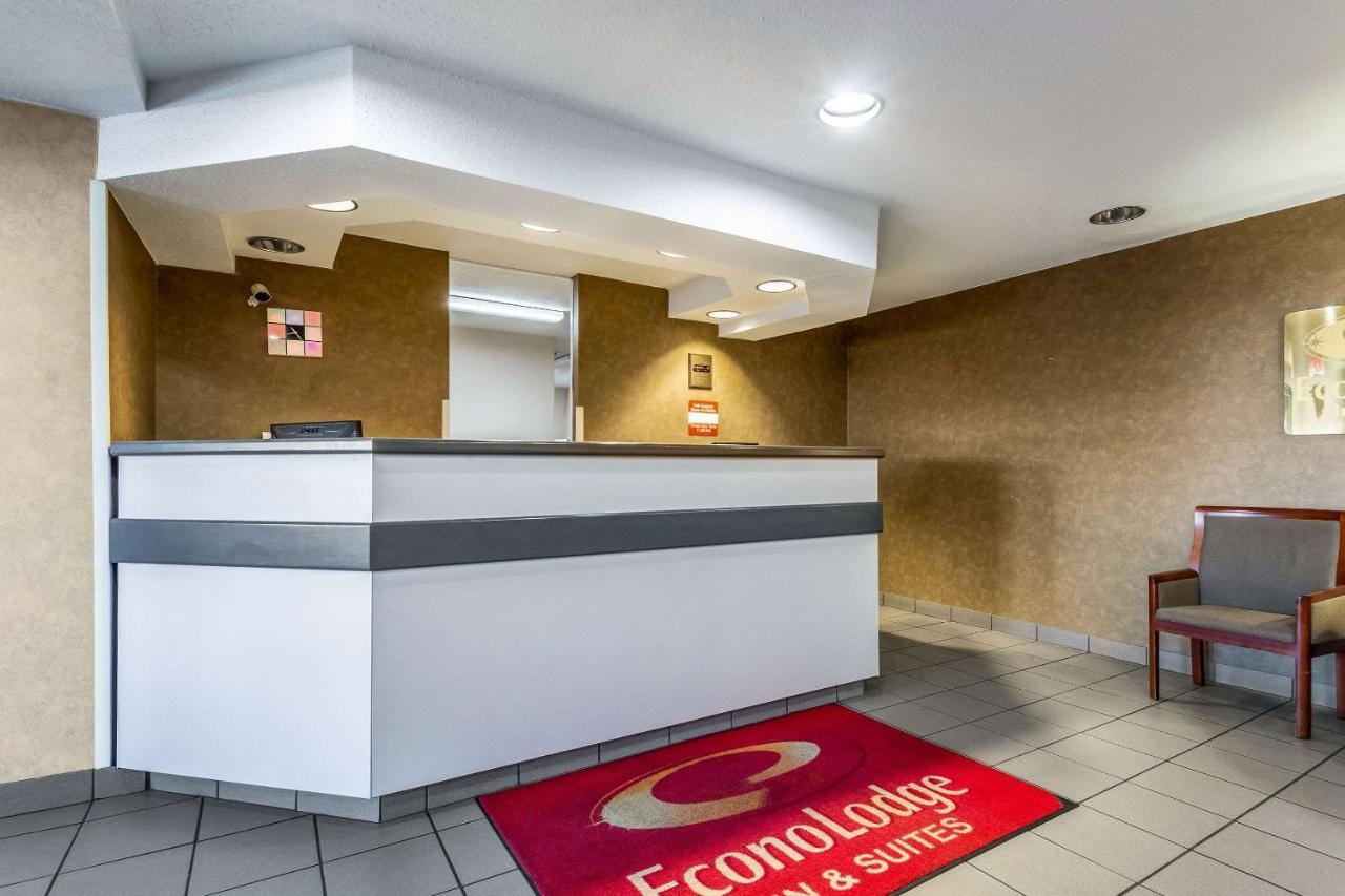 Econo Lodge Inn & Suites Evansville Stevenson Exterior photo